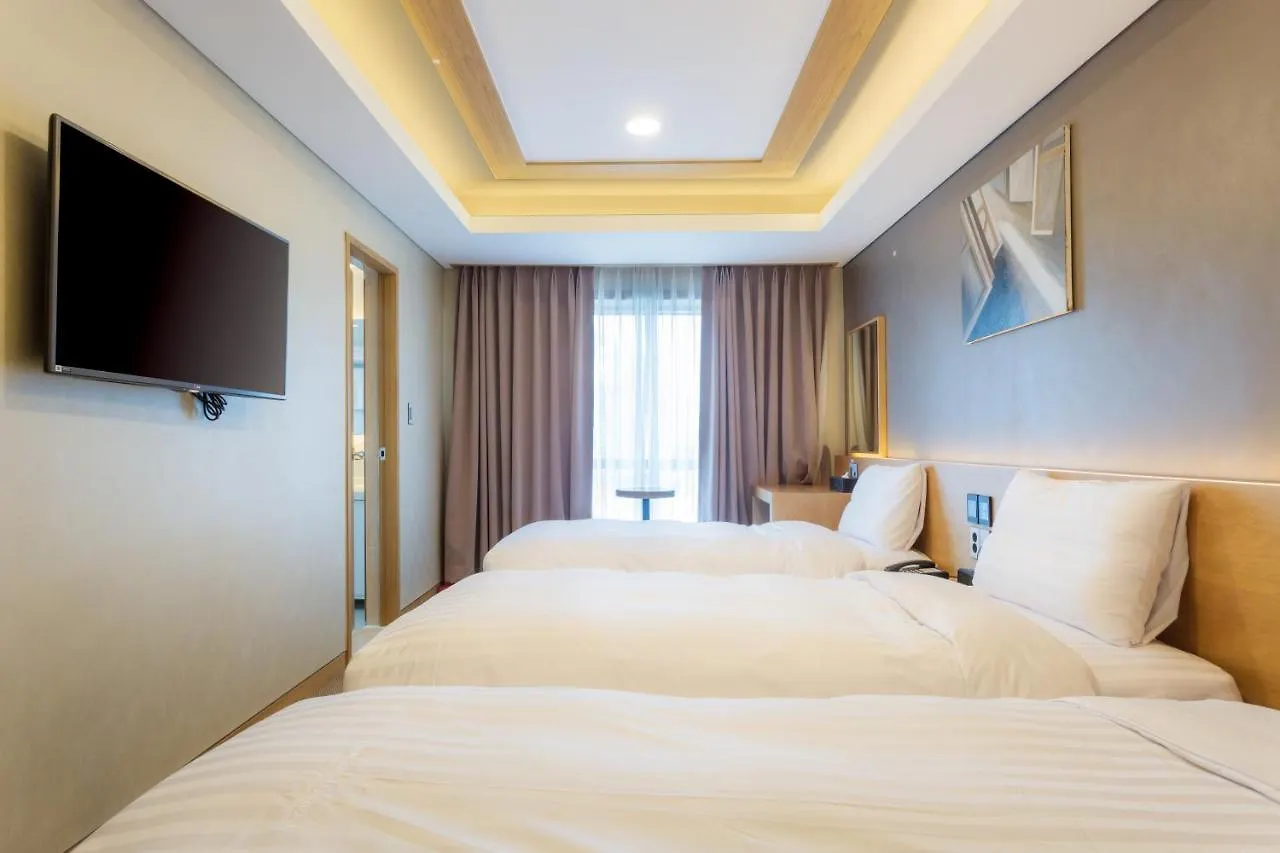 Floral Hotel Namsan City Seoul Myeongdong 3*,