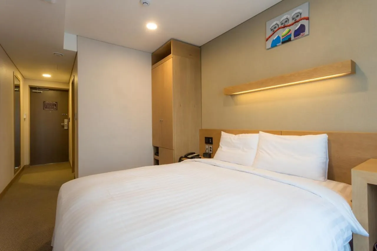 Floral Hotel Namsan City Seoul Myeongdong 3*,